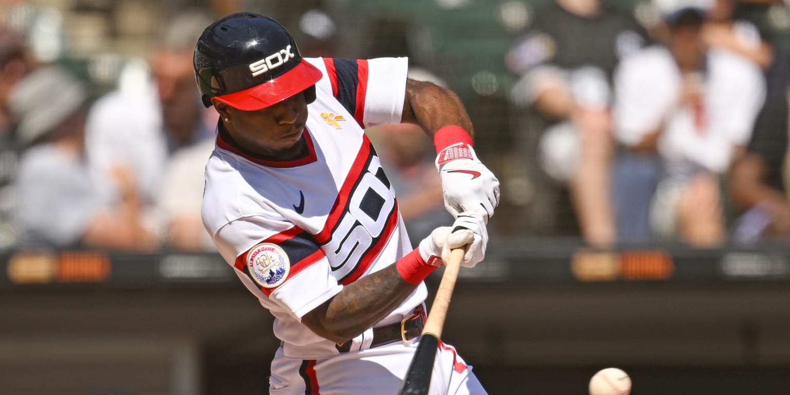 Chicago White Sox shortsop Tim Anderson records 1,000th career hit