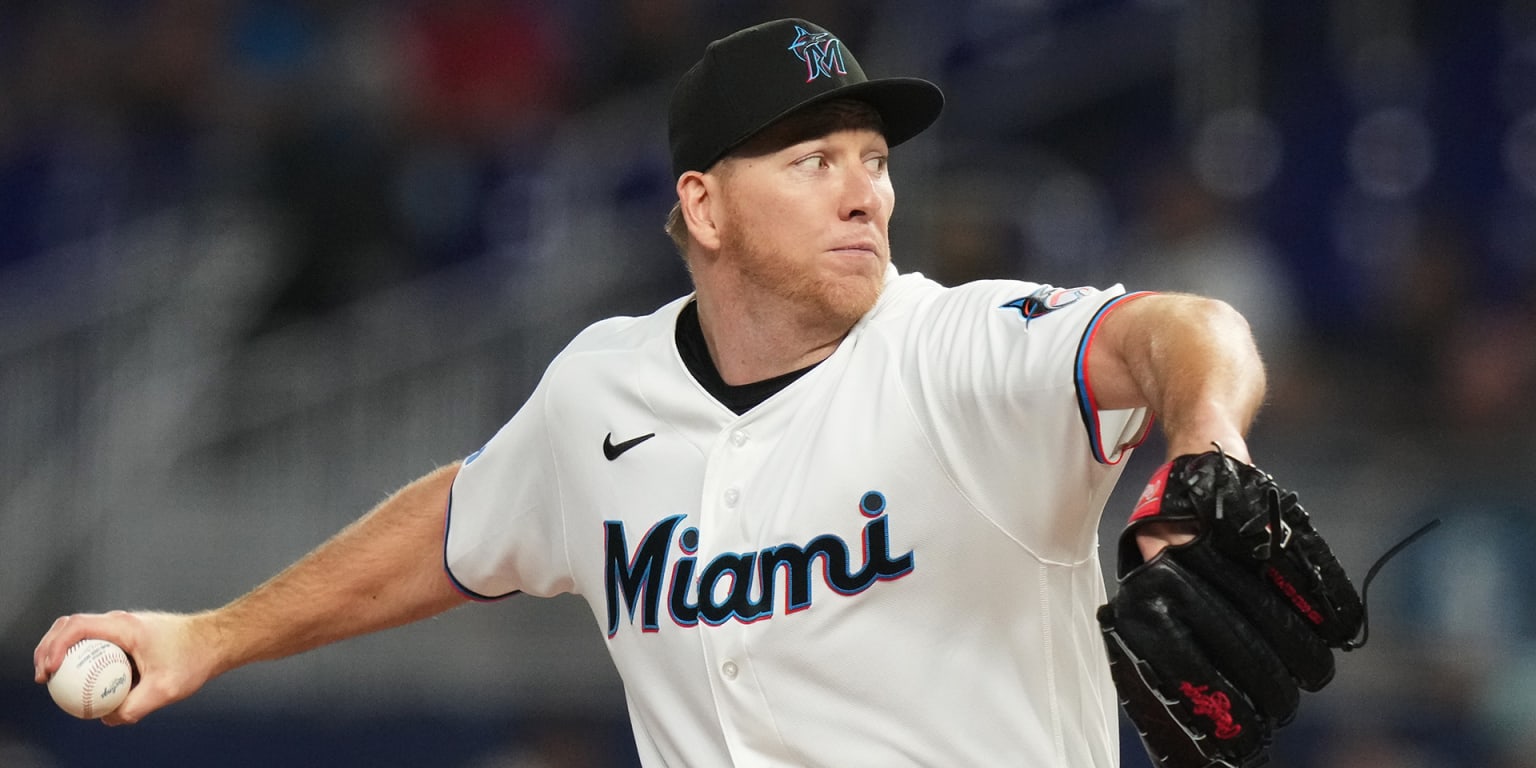 Gusto picks up 1st win as Marlin while Junk pitches out of 'pen