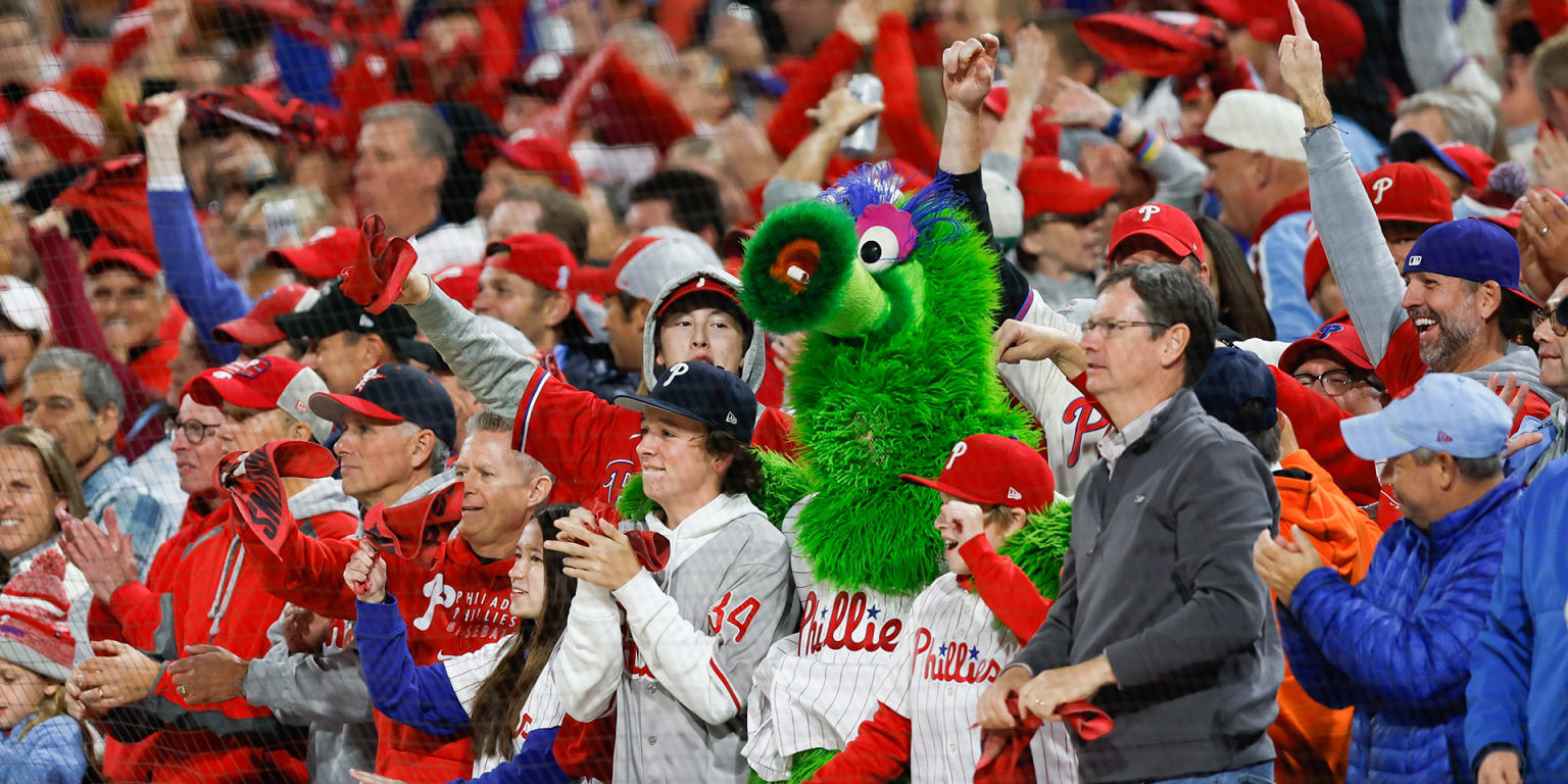 Fan Lineup for NLCS Game 1 at Citizens Bank Park