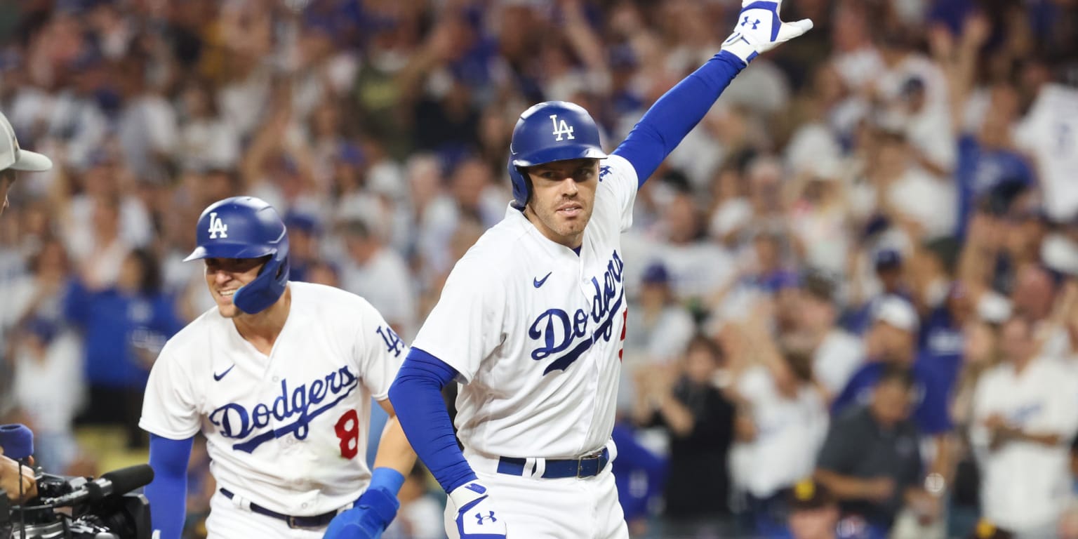 Freddie Freeman homers and gets 4 hits on his birthday, leading Dodgers  past Padres 11-2 - ABC News