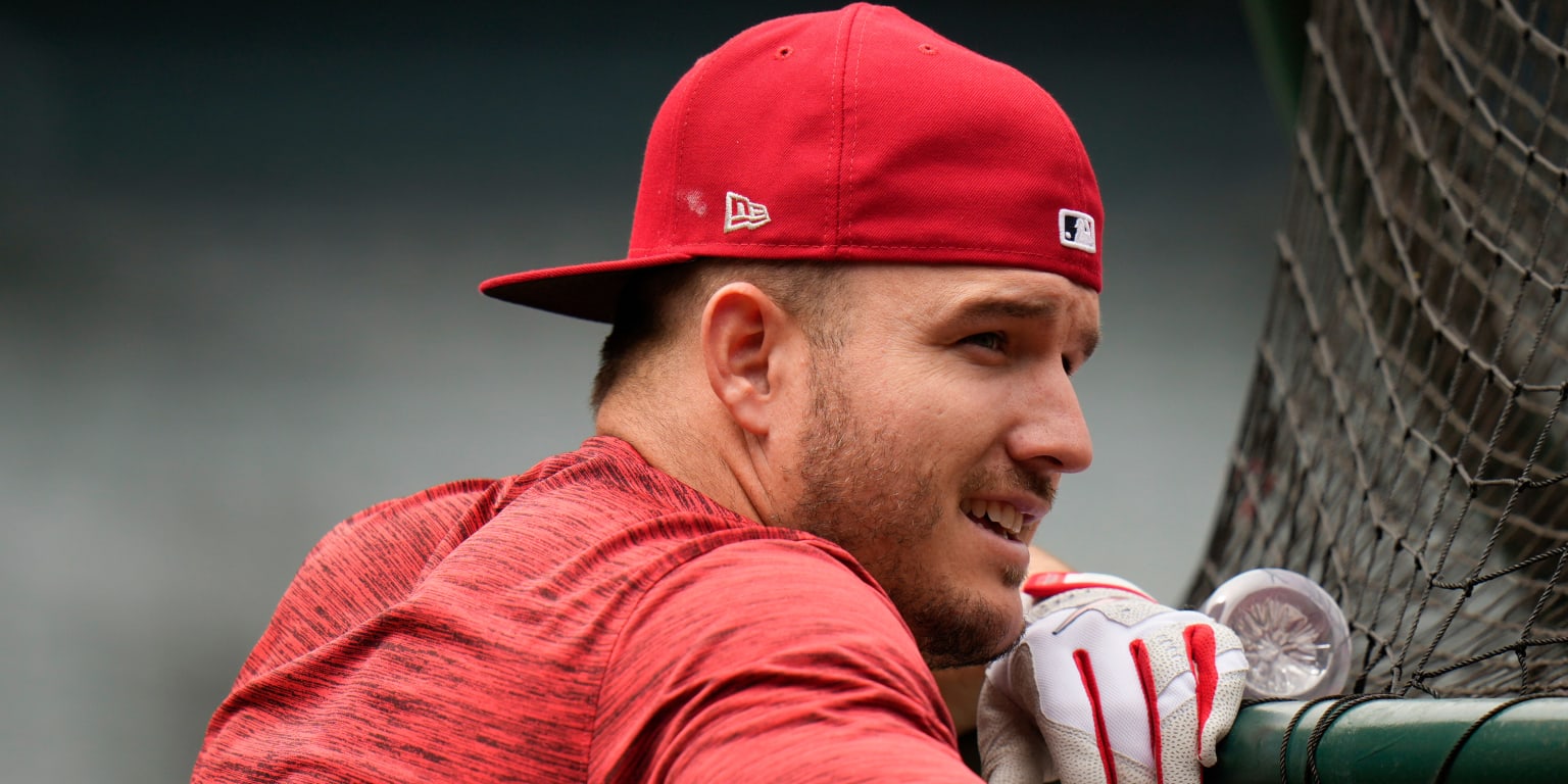 Mike Trout and wife Jessica announce birth of son Beckham