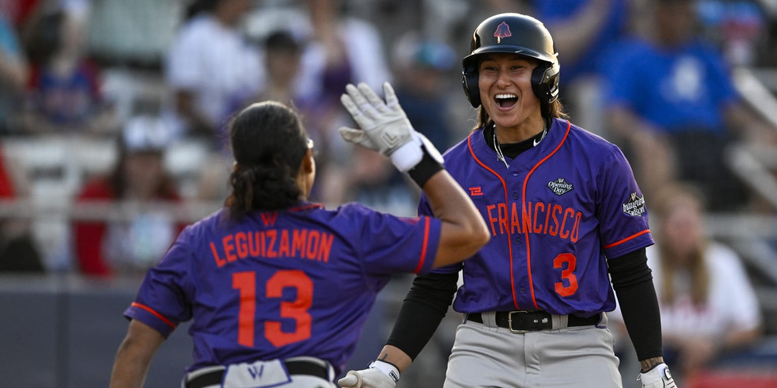 After historic 3-homer game, Whitmore hits 2 more dingers ... and pitches!