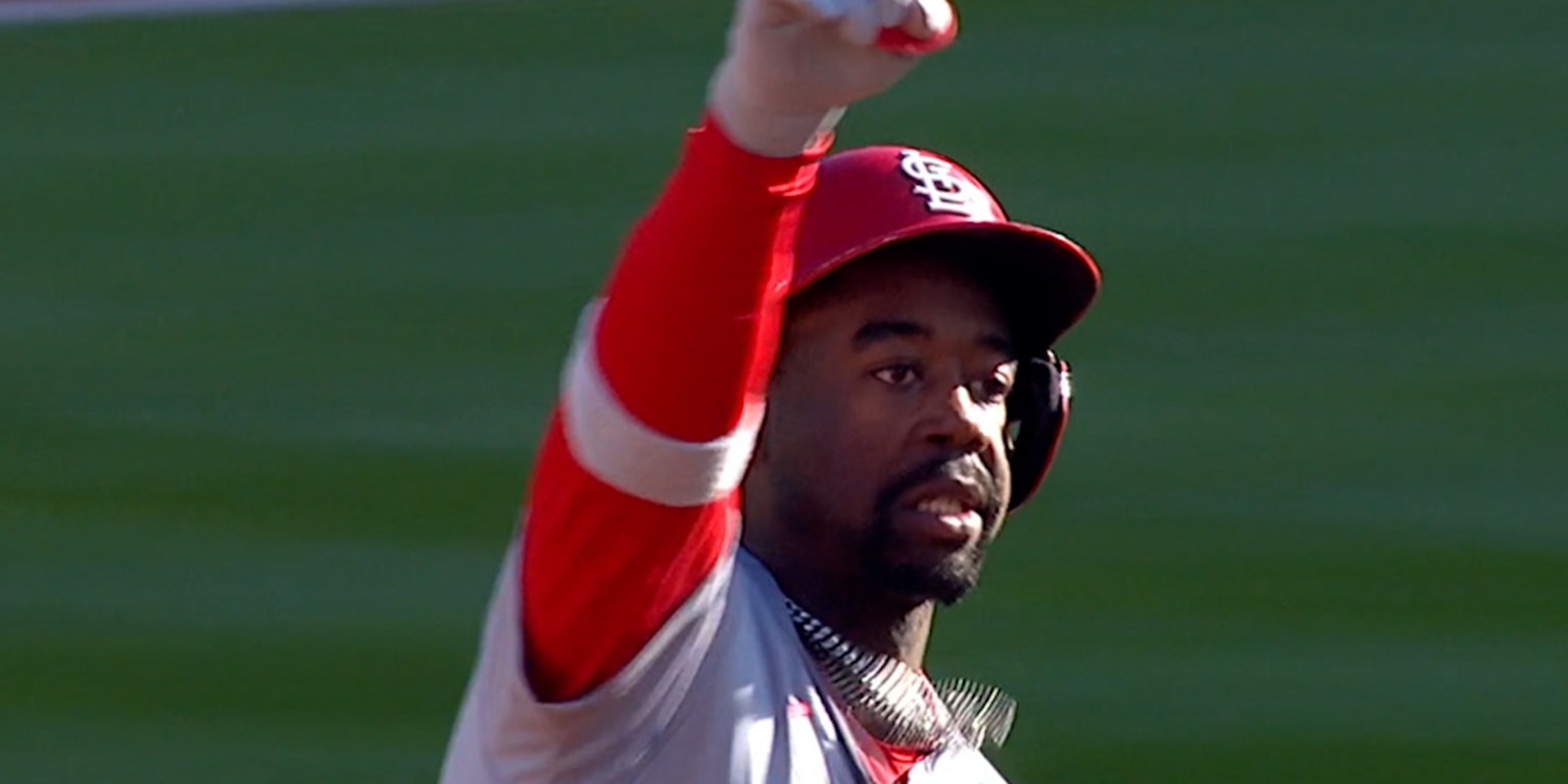 Looking like a new hitter in cleanup spot, Walker homers for 4th time in 5 games