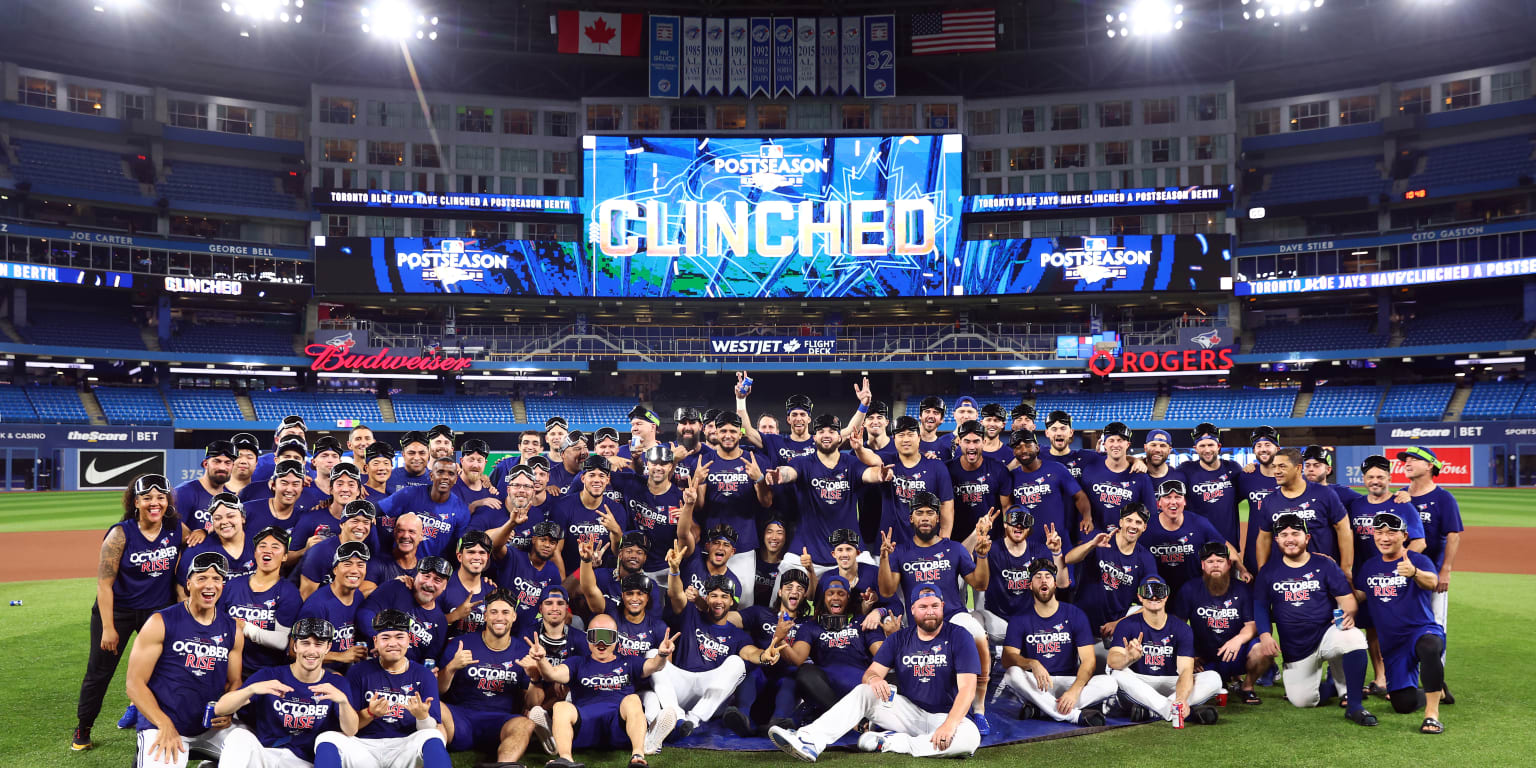 Blue Jays celebrate postseason clinch after win over Red Sox