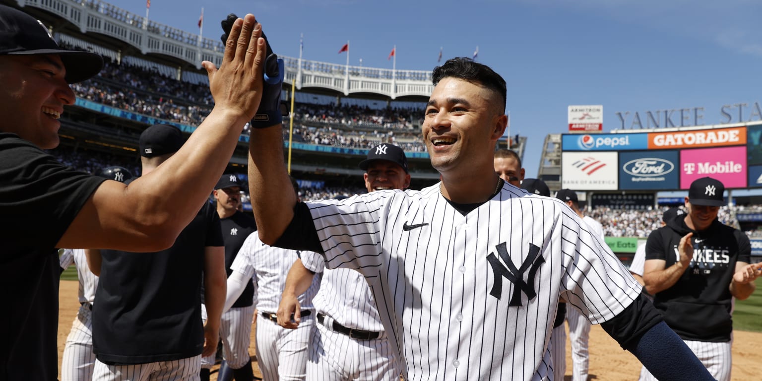 Marlins Man shows up at Yankee Stadium wearing Derek Jeter jersey