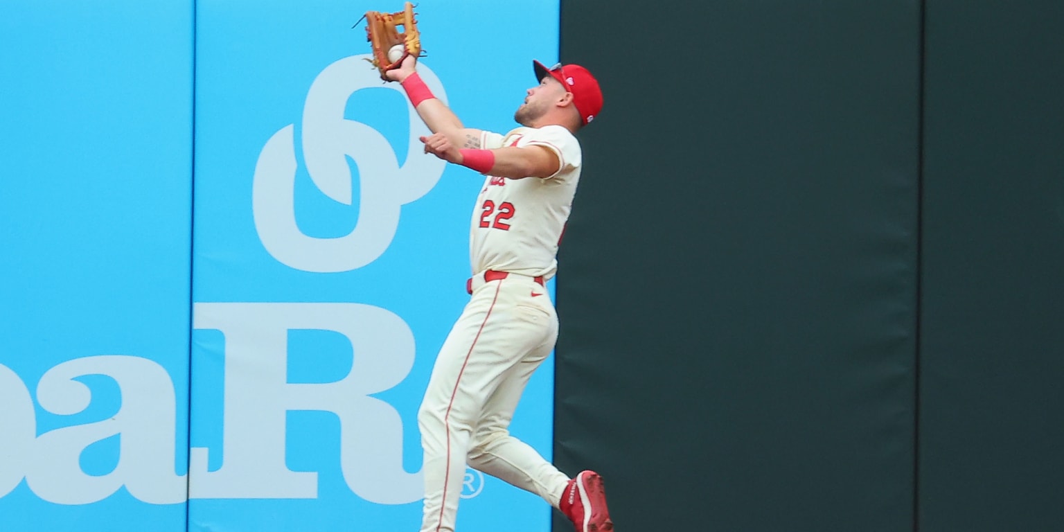 Dodgers claim defensive specialist Siani off waivers