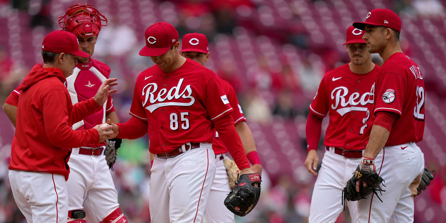 Luis Cessa returns to Reds from World Baseball Classic, will start today -  Red Reporter