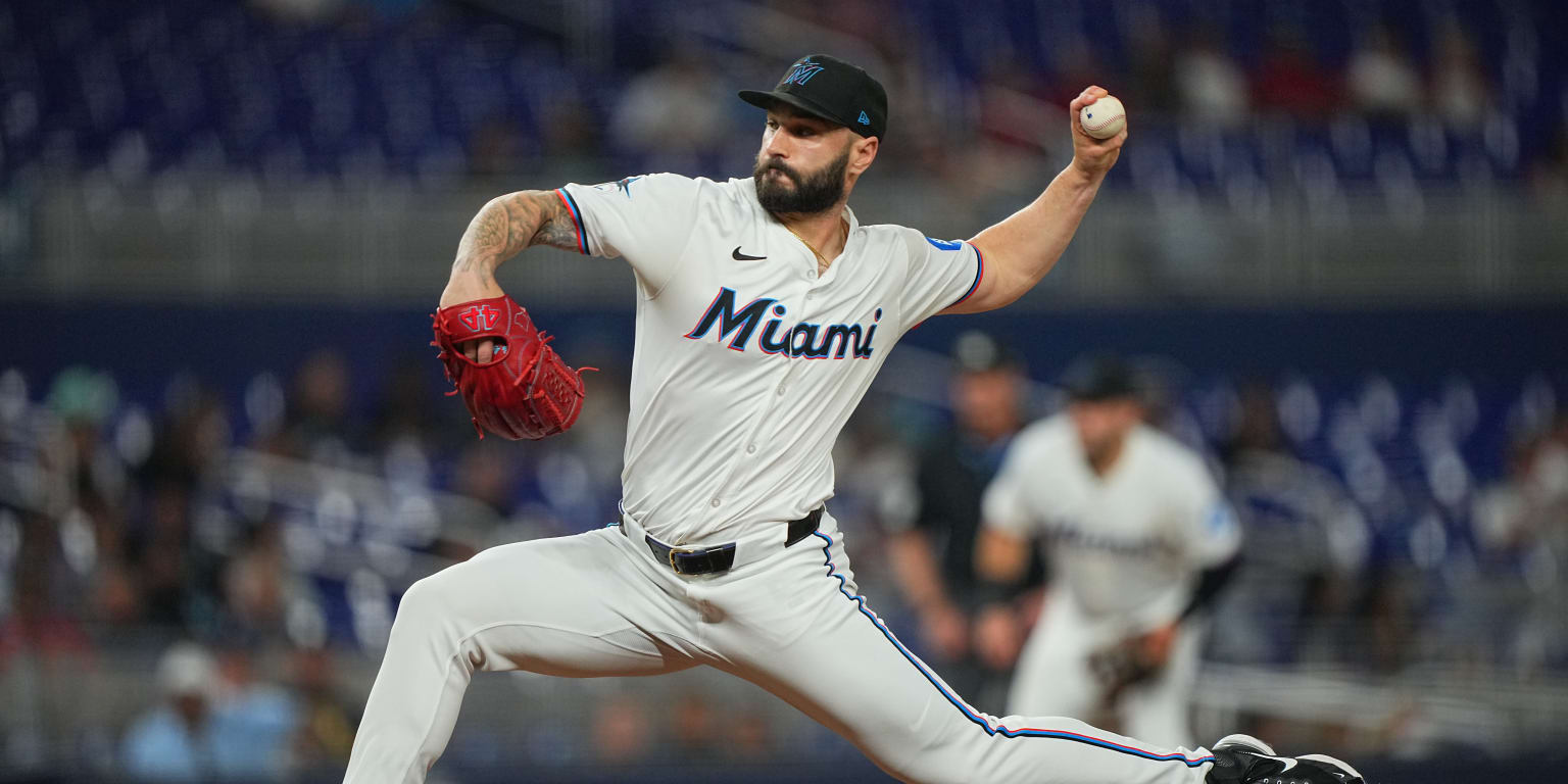 Marlins walk off vs. Brewers in series opener