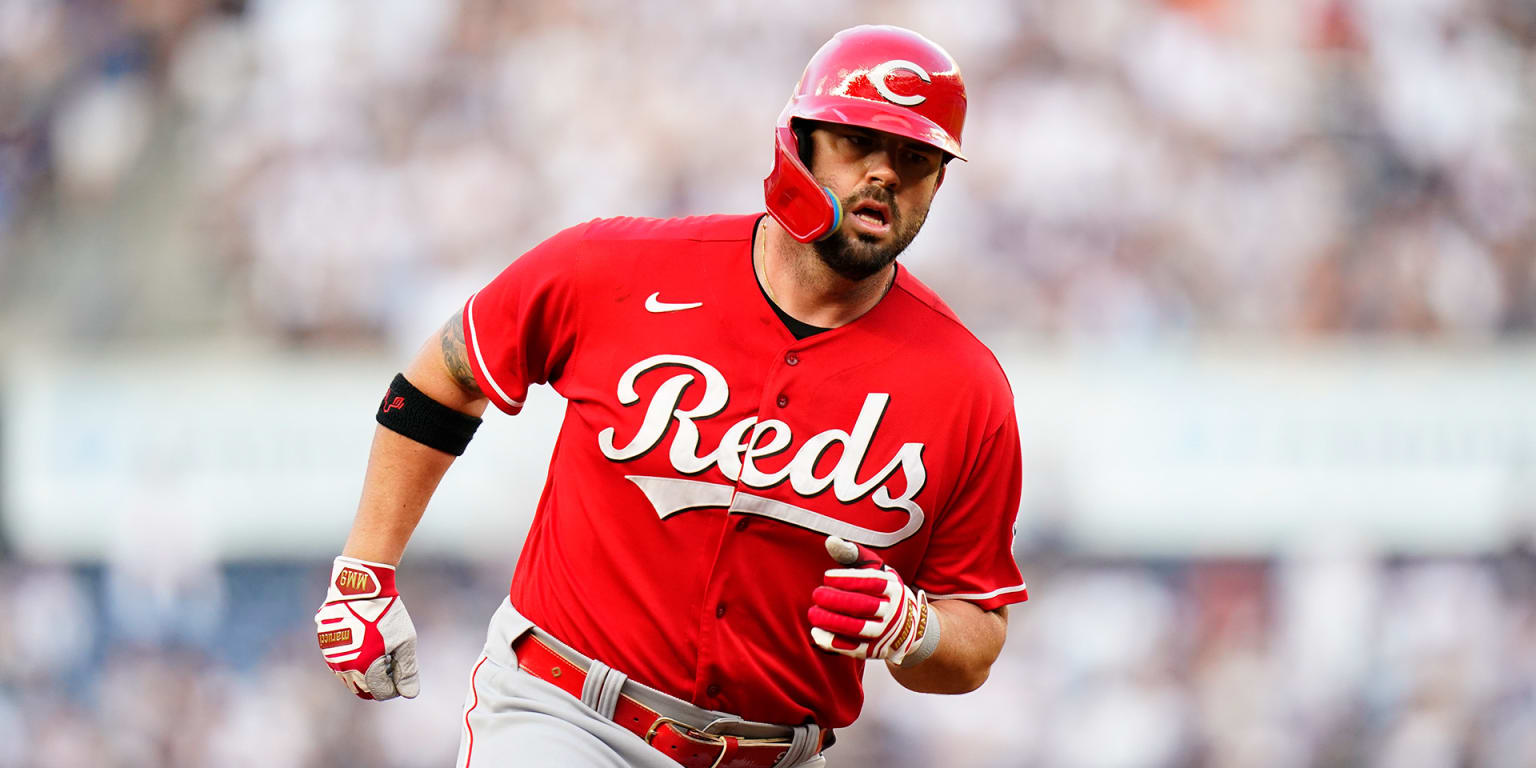 Rockies adding veteran slugger Moustakas (source)