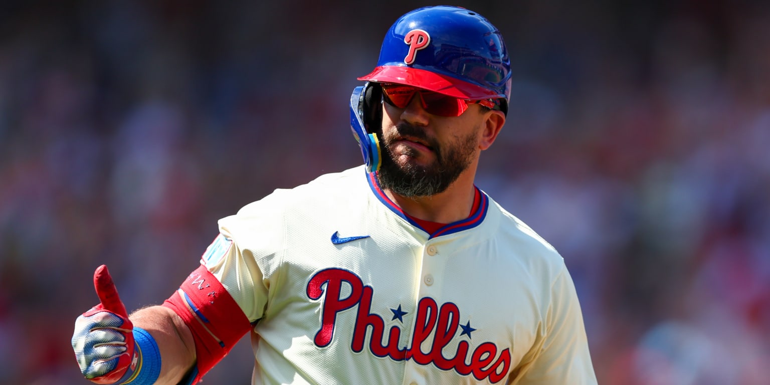 Krall, Reds playing cards close to chest amid Schwarber rumors