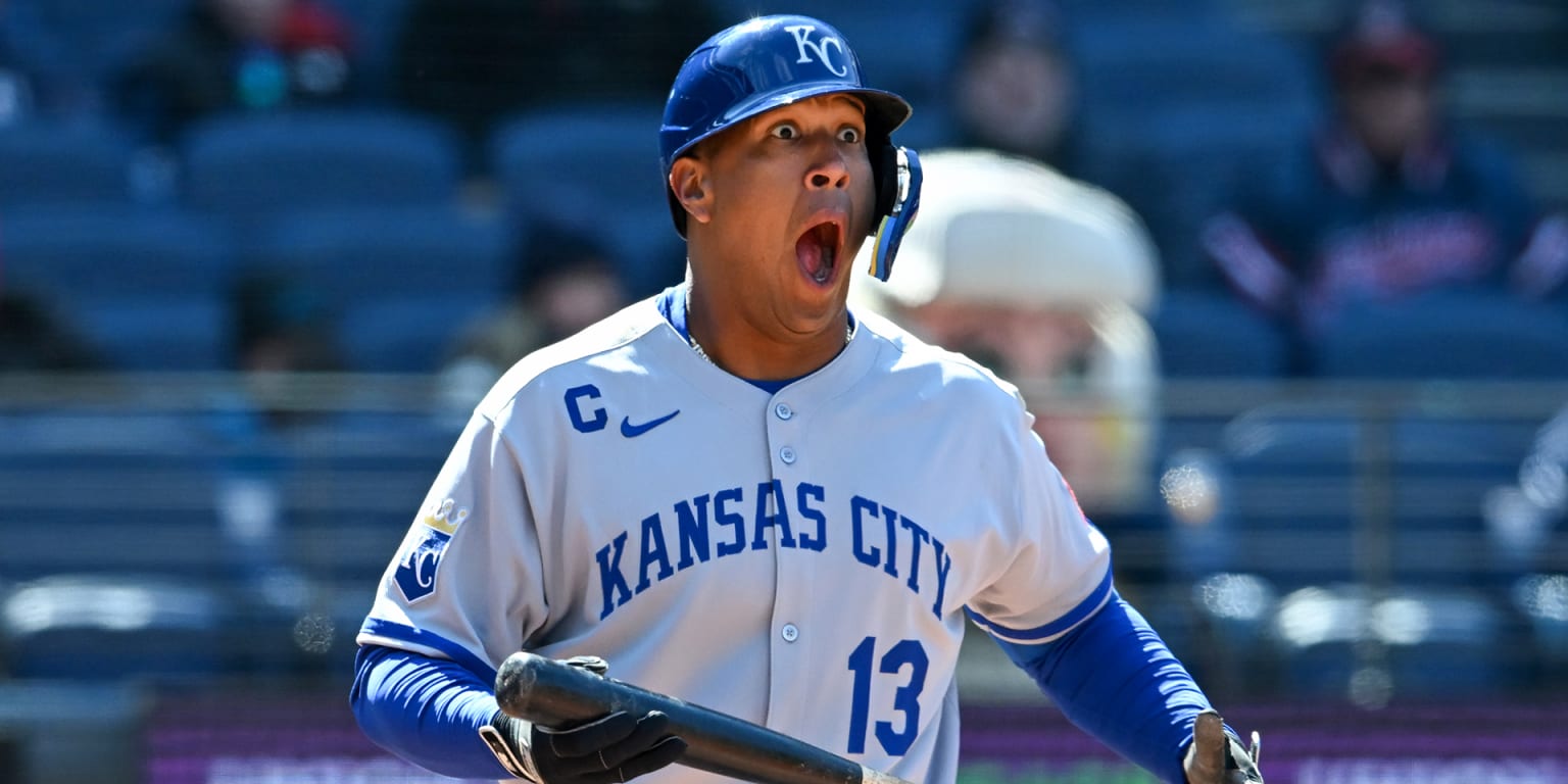 Amid historically frigid conditions, Royals' bats go cold in walk-off loss