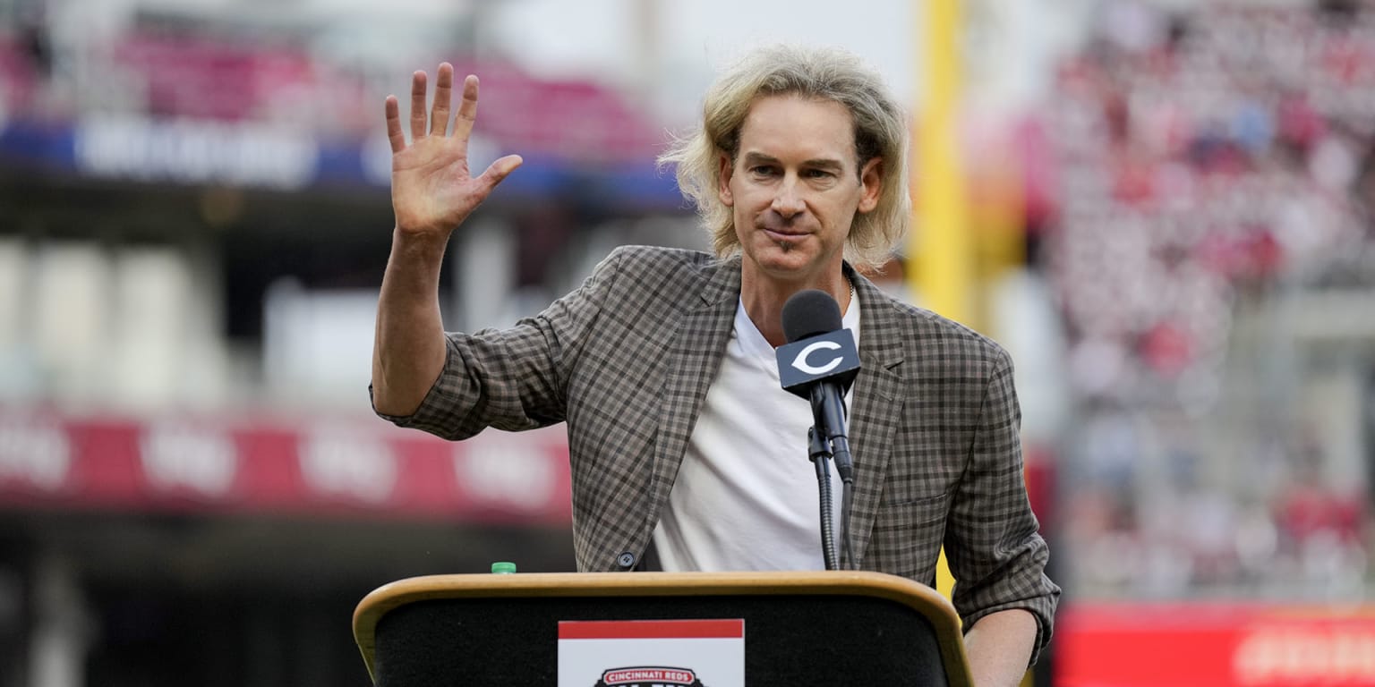 Bronson Arroyo -- Game-Used Jersey -- First Start @ Great American Ball  Park in 2017 -- Arroyo's Final Major League Season -- Brewers vs. Reds on  April 13, 2017