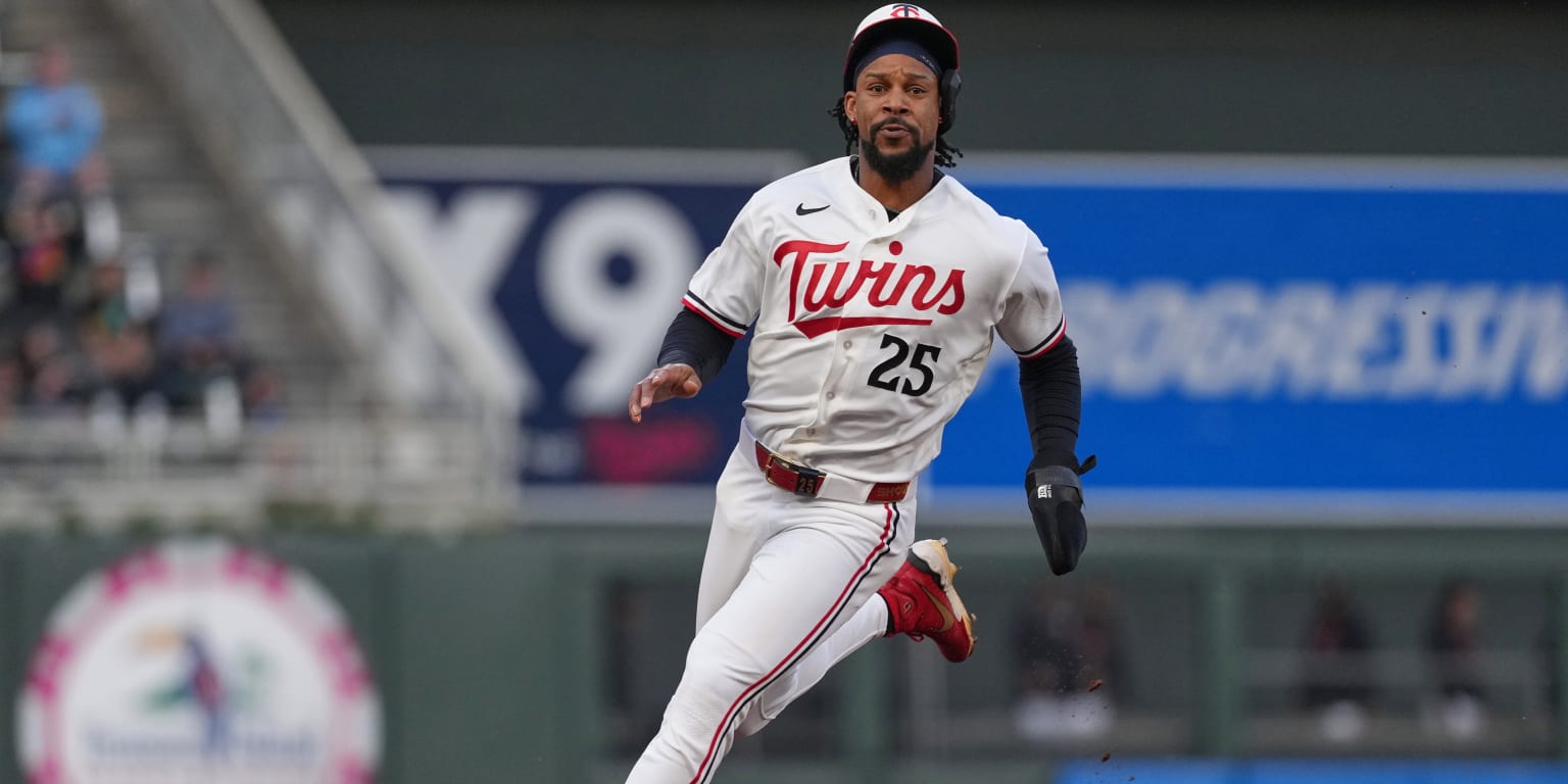 Buxton (hip) works out on field, expects to return to lineup soon