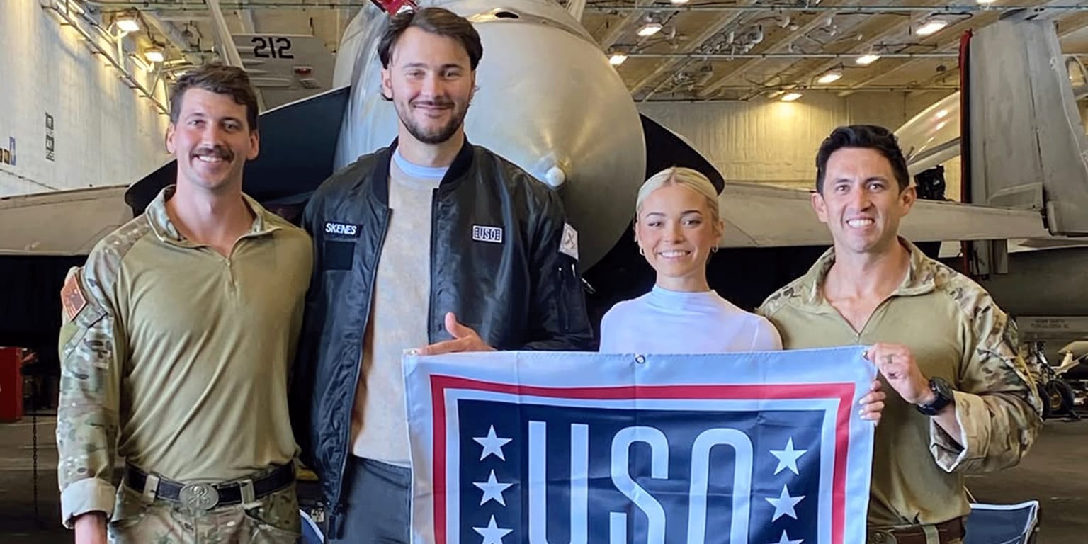 Skenes hits the seas, joining sailors for his first USO tour