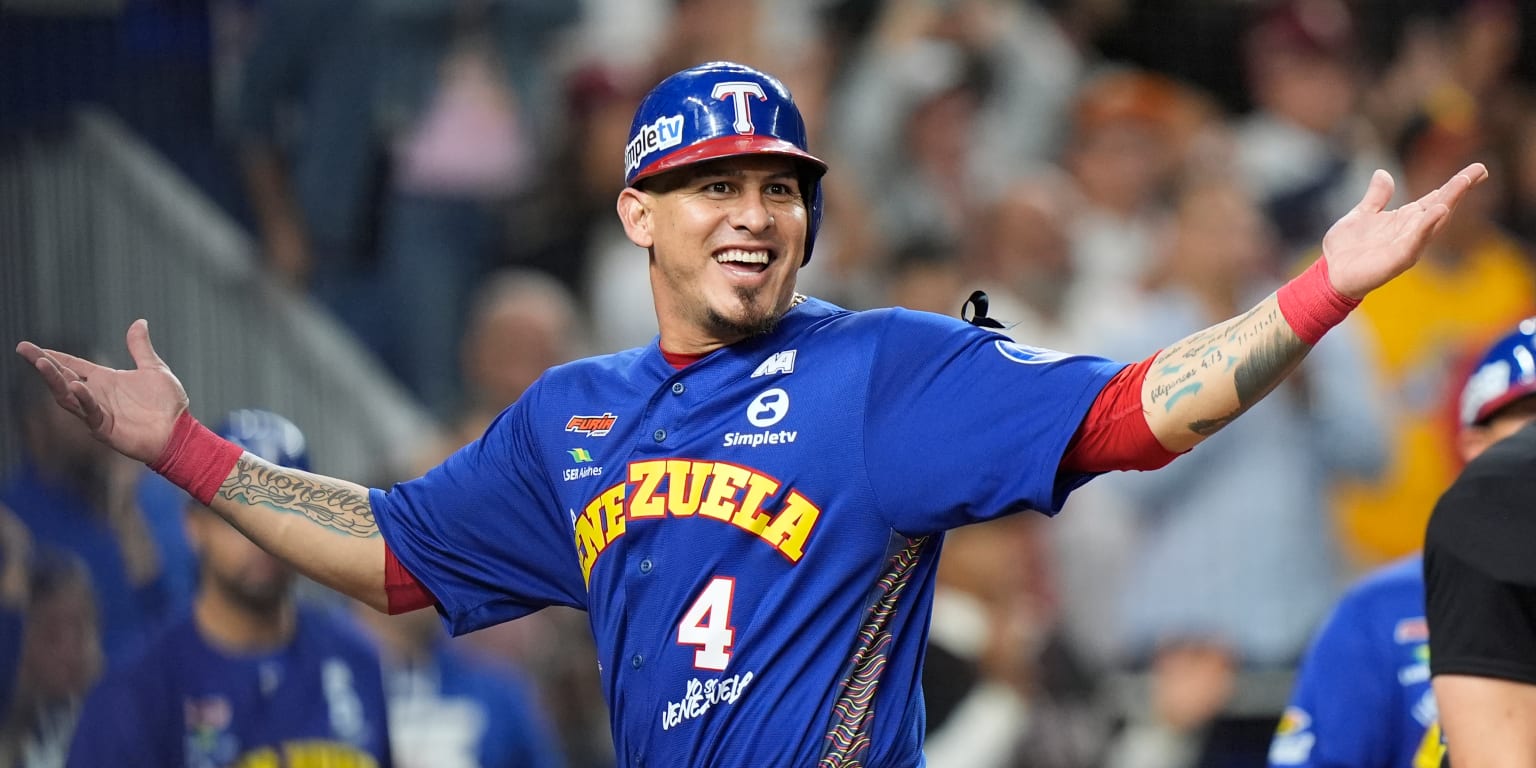 'We want to take that trophy': Behind clutch hitting, Venezuela advances to Caribbean Series Final