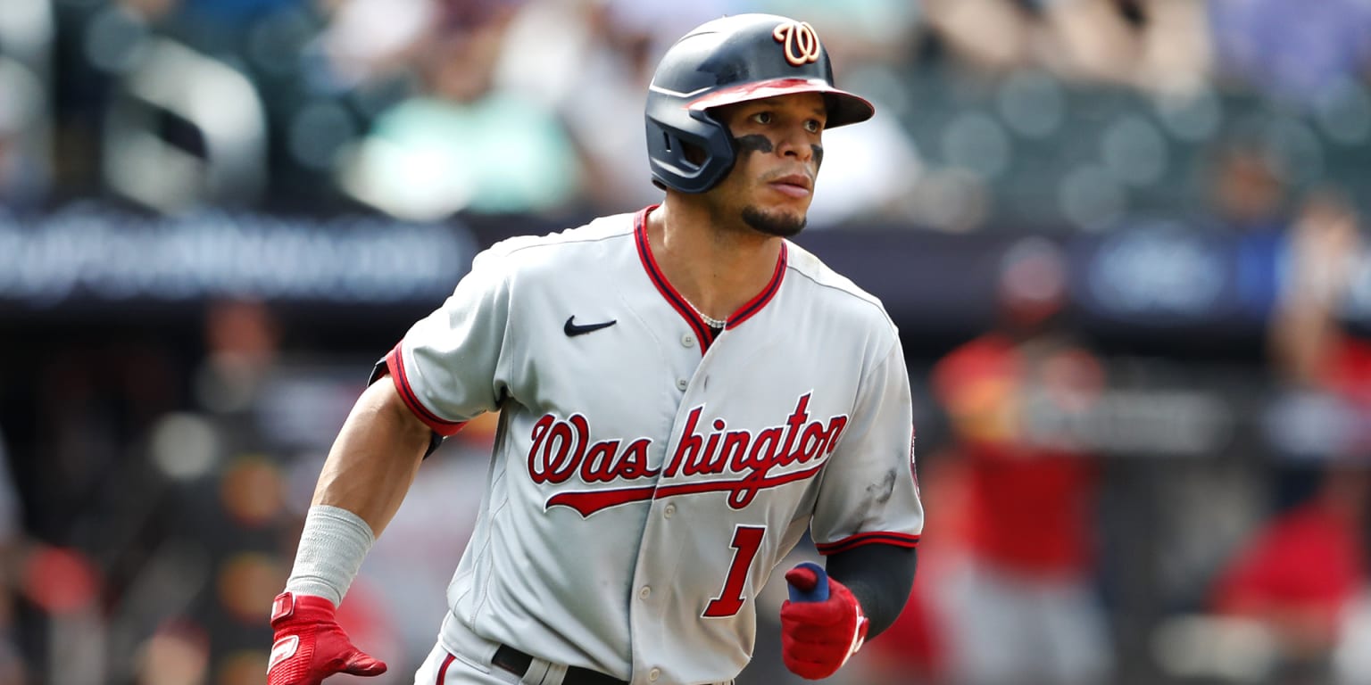 Hernandez hits his first Major League homer 