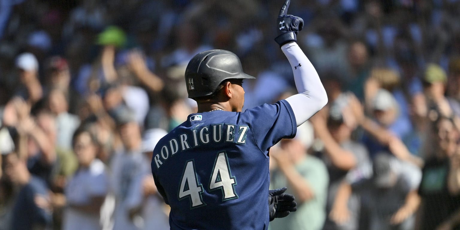Mariners PR] Julio Rodríguez is the 6th player in Mariners history to join  the 20/20 club and the first since Mike Cameron in 2002. Rodríguez is the  12th rookie in MLB history