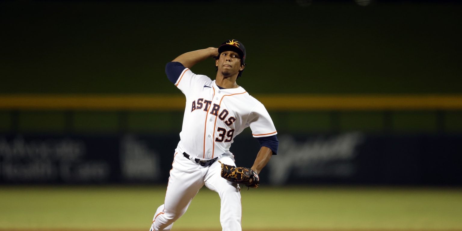 Miguel Ullola making big strides with big fastball