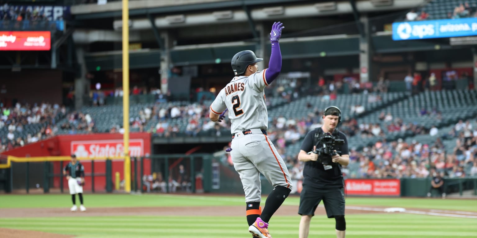 From mix-up to good luck! Couple catches an Adames HR on back-to-back days