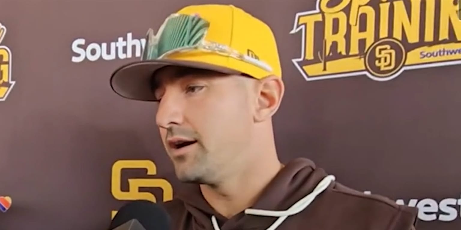 Castellanos embracing possible move to 1B in 'fresh start' with Padres