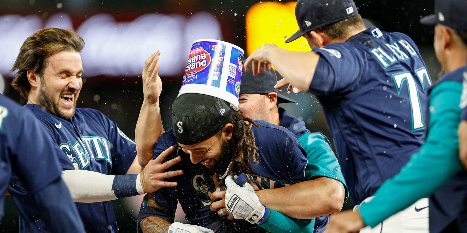 'Locked in': Mariners' magic number is 1 after walk-off thumbnail