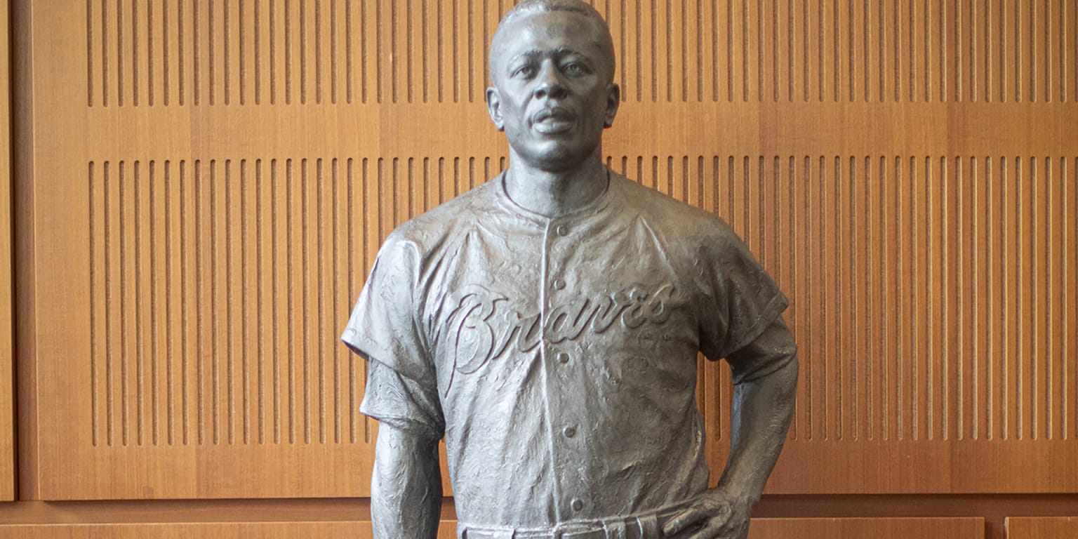 National Baseball Hall of Fame Museum unveils Hank Aaron statue
