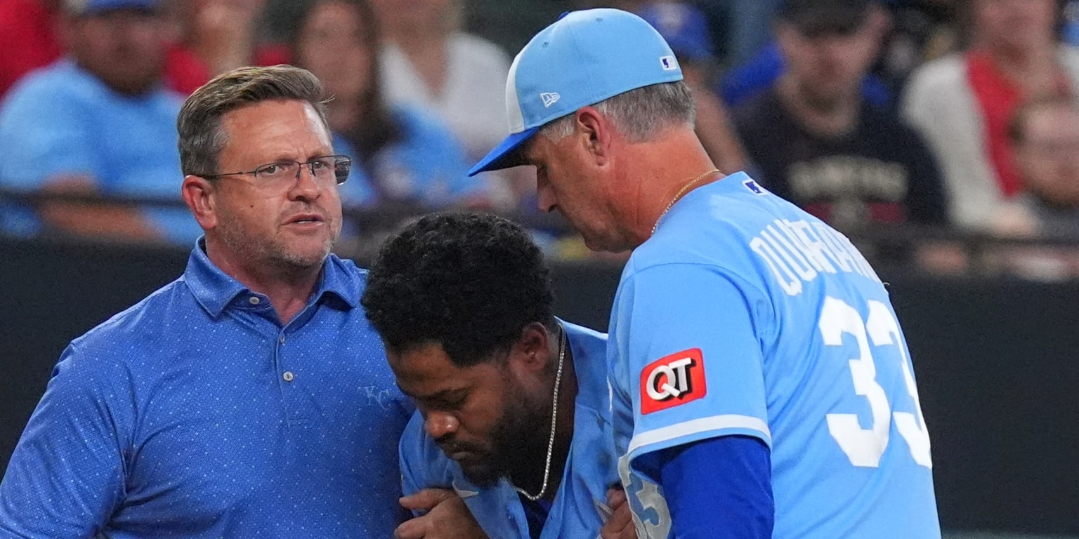 Garcia exits with right hamstring strain in midst of Royals' rally