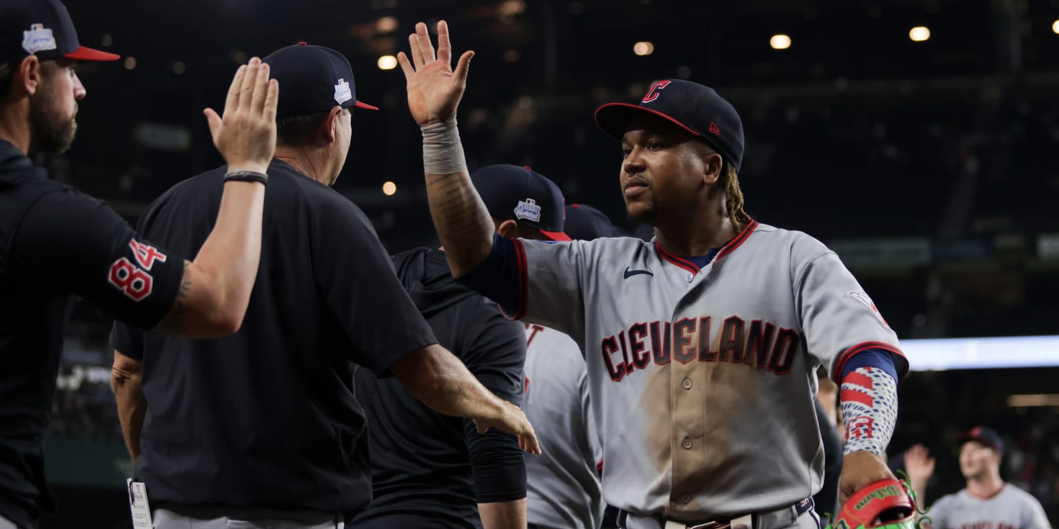 Ramírez back for Guardians, batting second in return to lineup