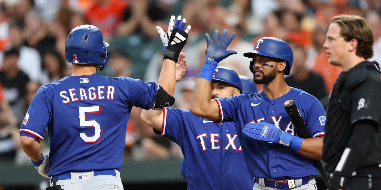 The Rangers score eight in the fourth for a blowout win