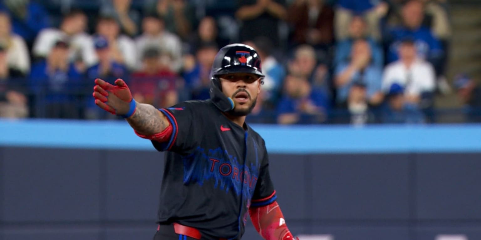 Blue Jays land knockout punch in 8th inning after Gausman stuns again