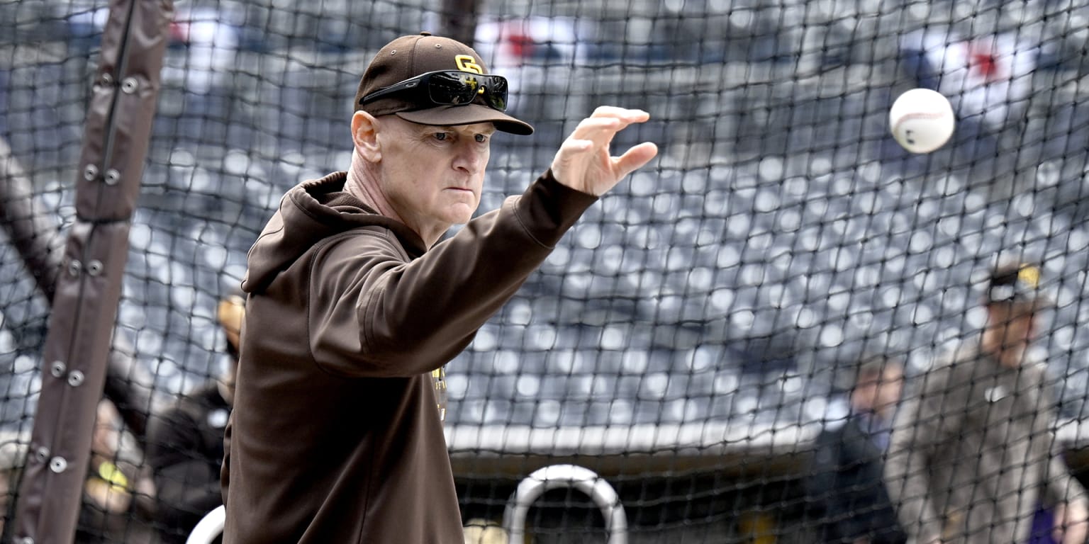 Matt Williams returns to Padres after colon cancer surgery