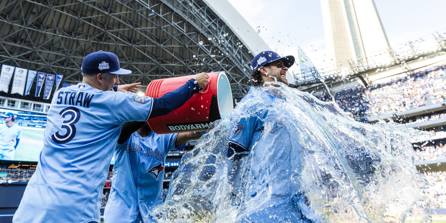 'Ern Dog' dominates O's, gives Blue Jays fans plenty more to bark about
