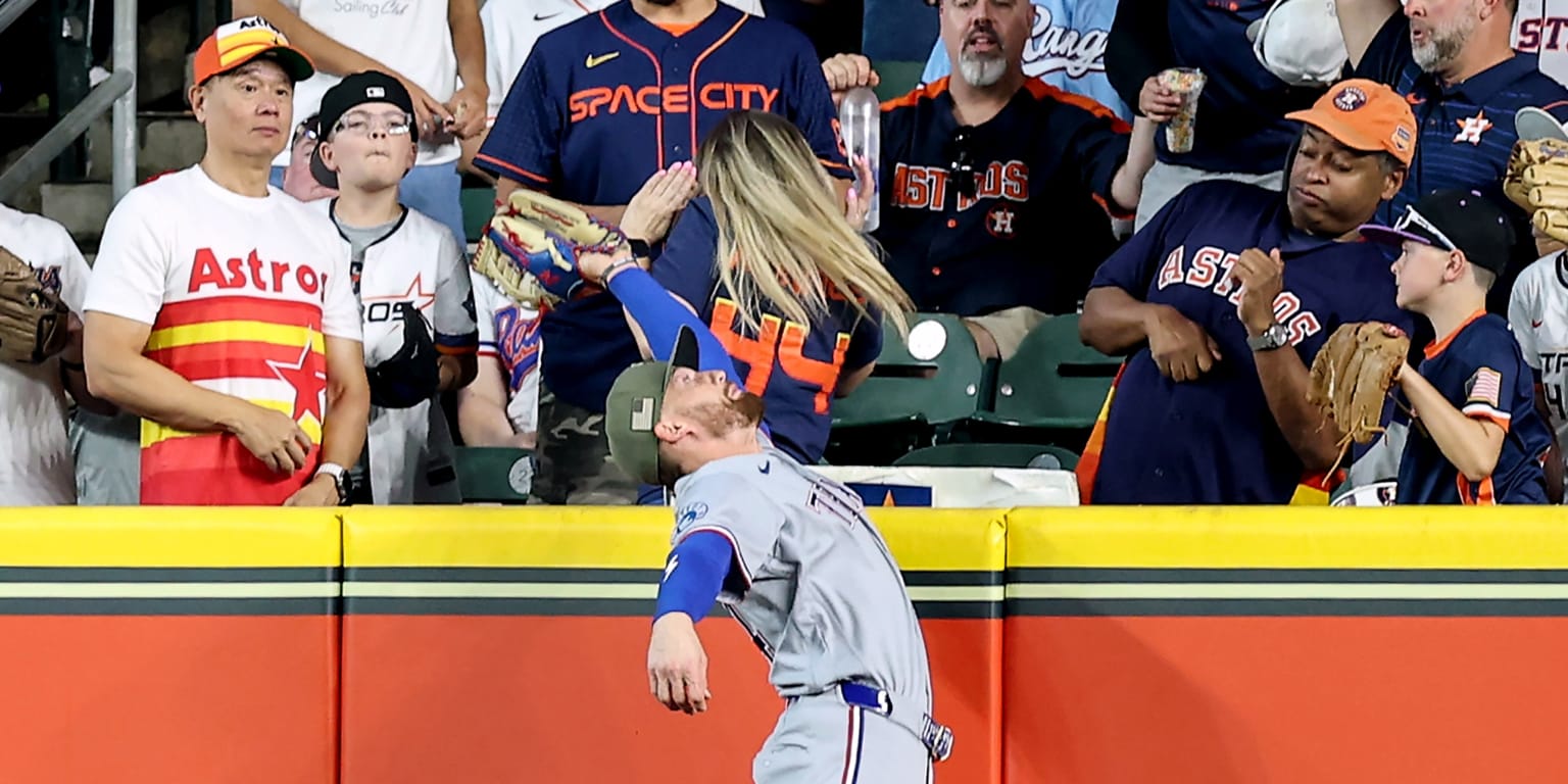 Nimmo taketh by robbing HR, then giveth back to fan who might have caught it