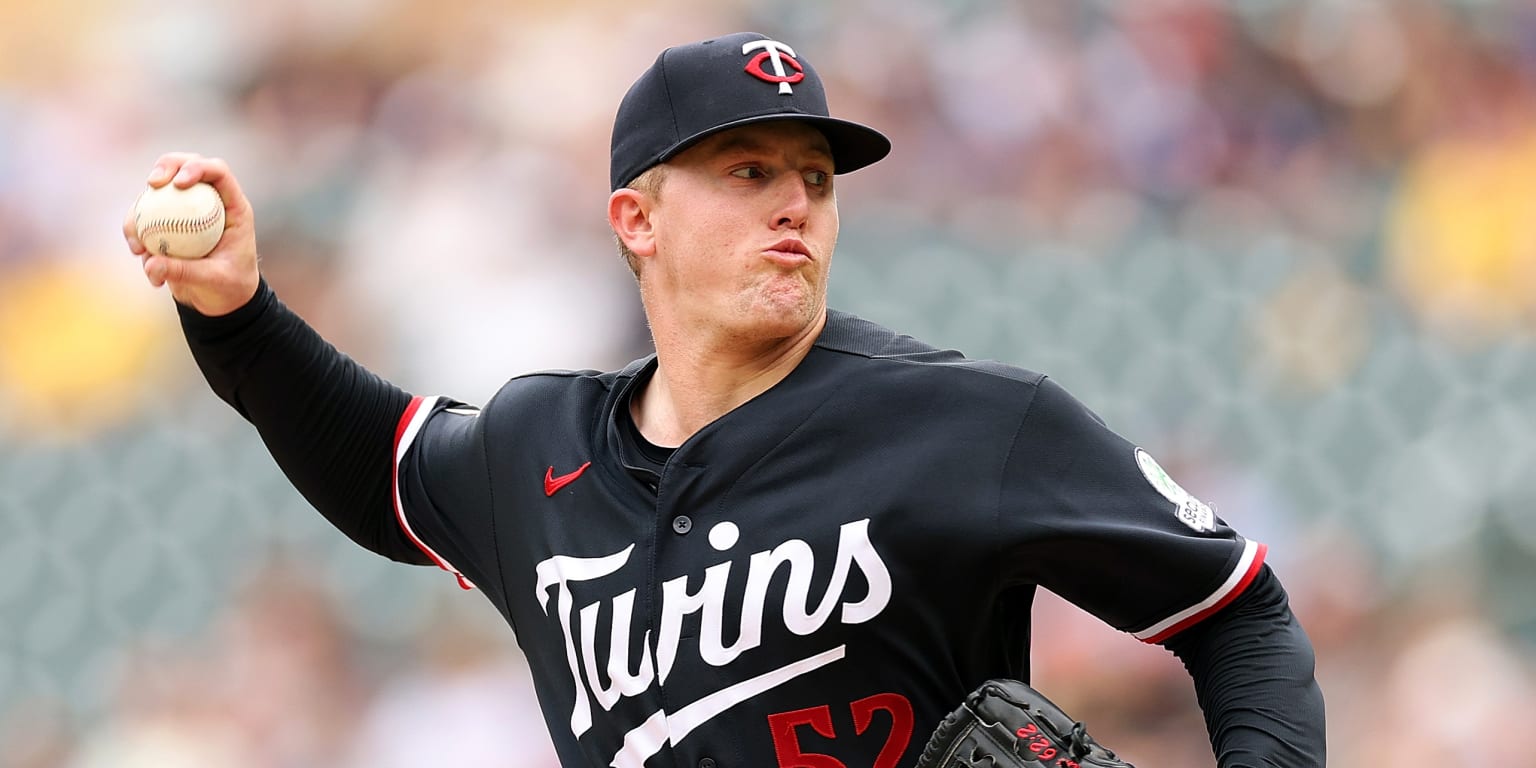 Matthews takes perfecto into 6th to cap exceptional August