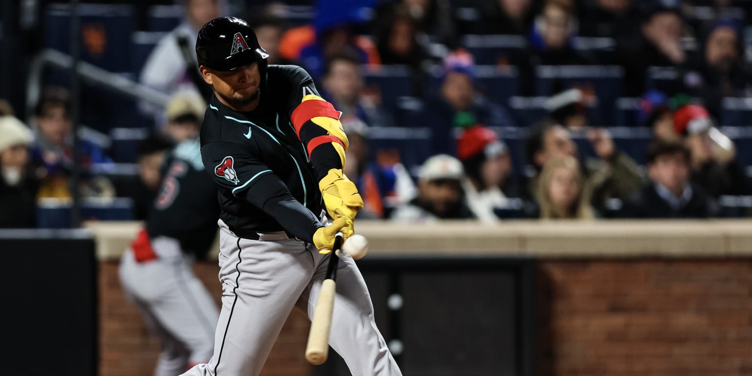 Moreno lands on IL with strained left oblique