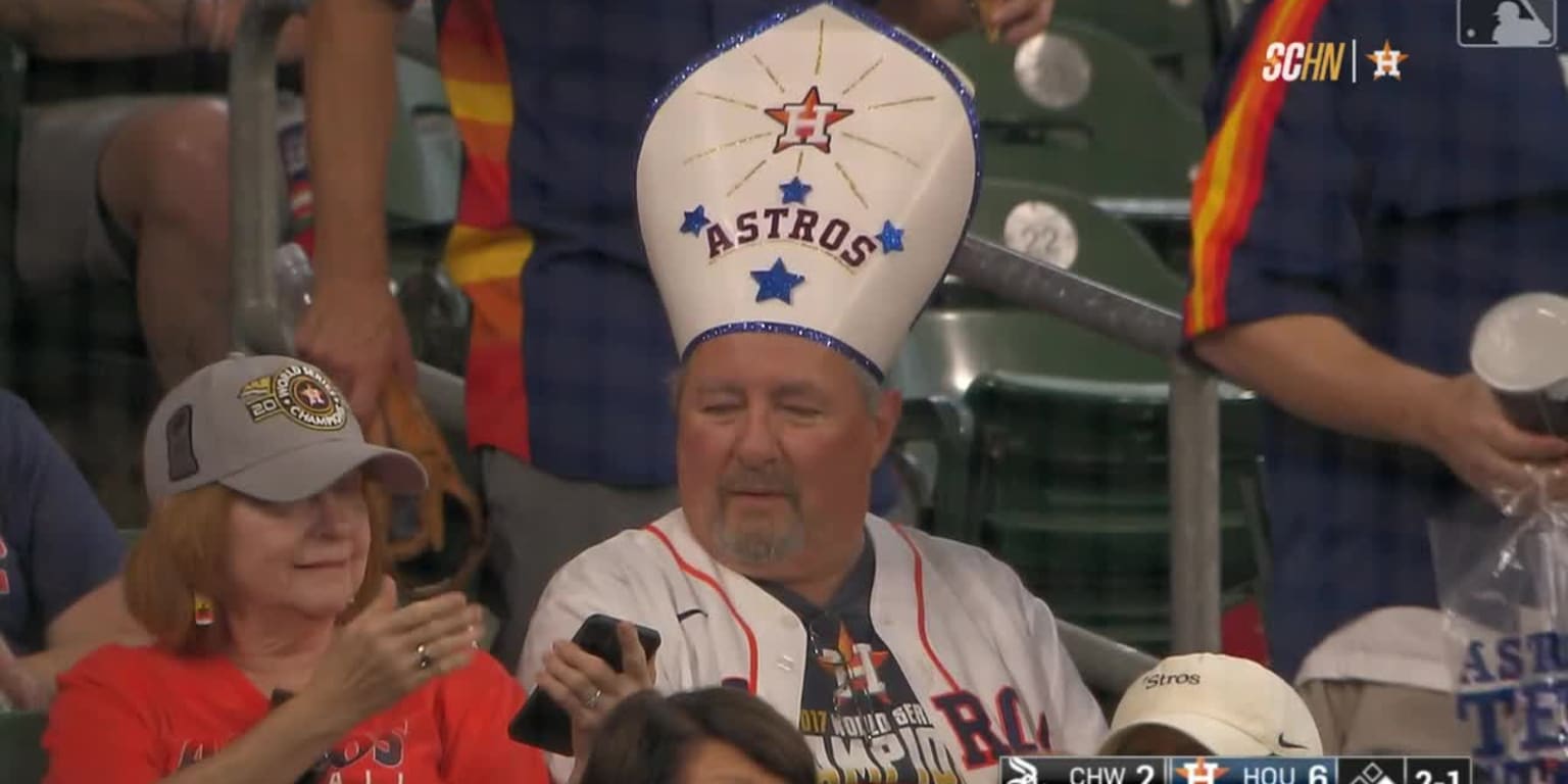 Astros fan shows off his own 'Pope Hat' as Houston faces Pope Leo XIV's favorite White Sox