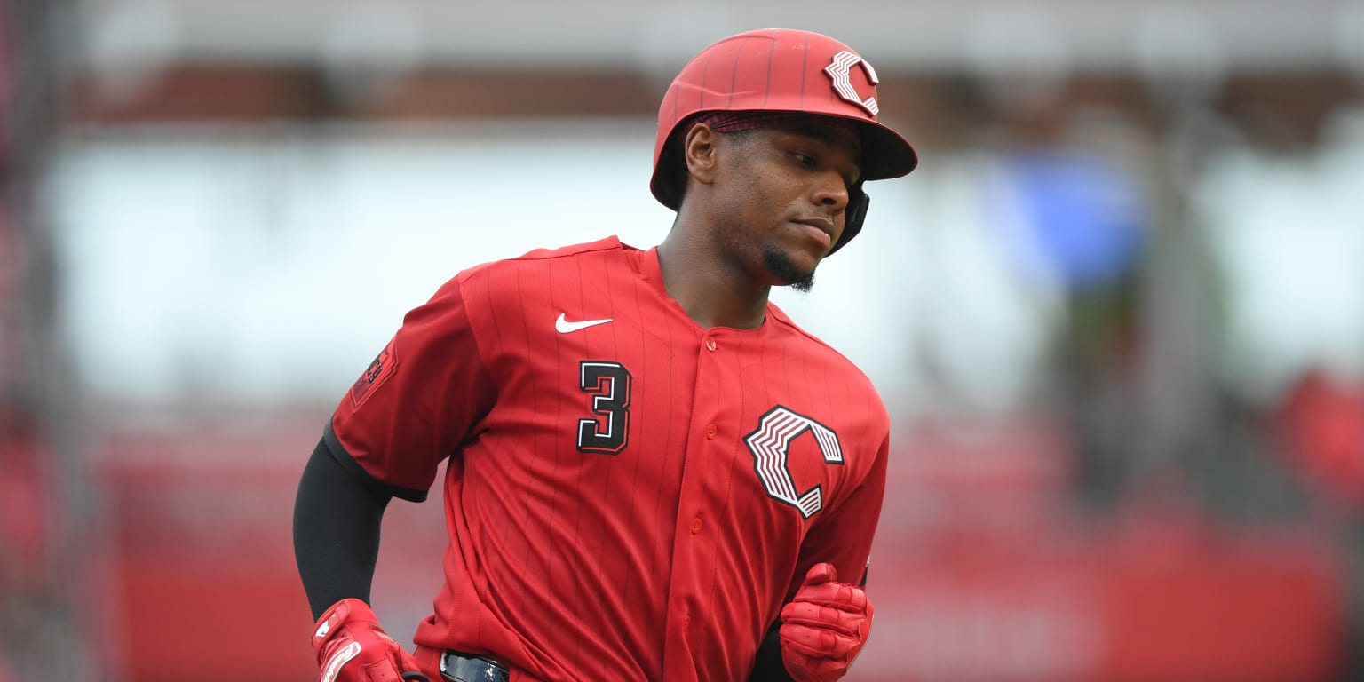 Hayes (groin strain) placed on 10-day IL; Arroyo recalled