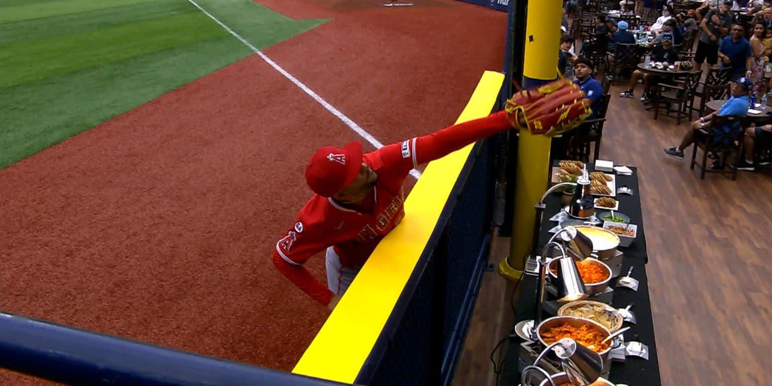 HR robbery saves a grand slam and an entire buffet