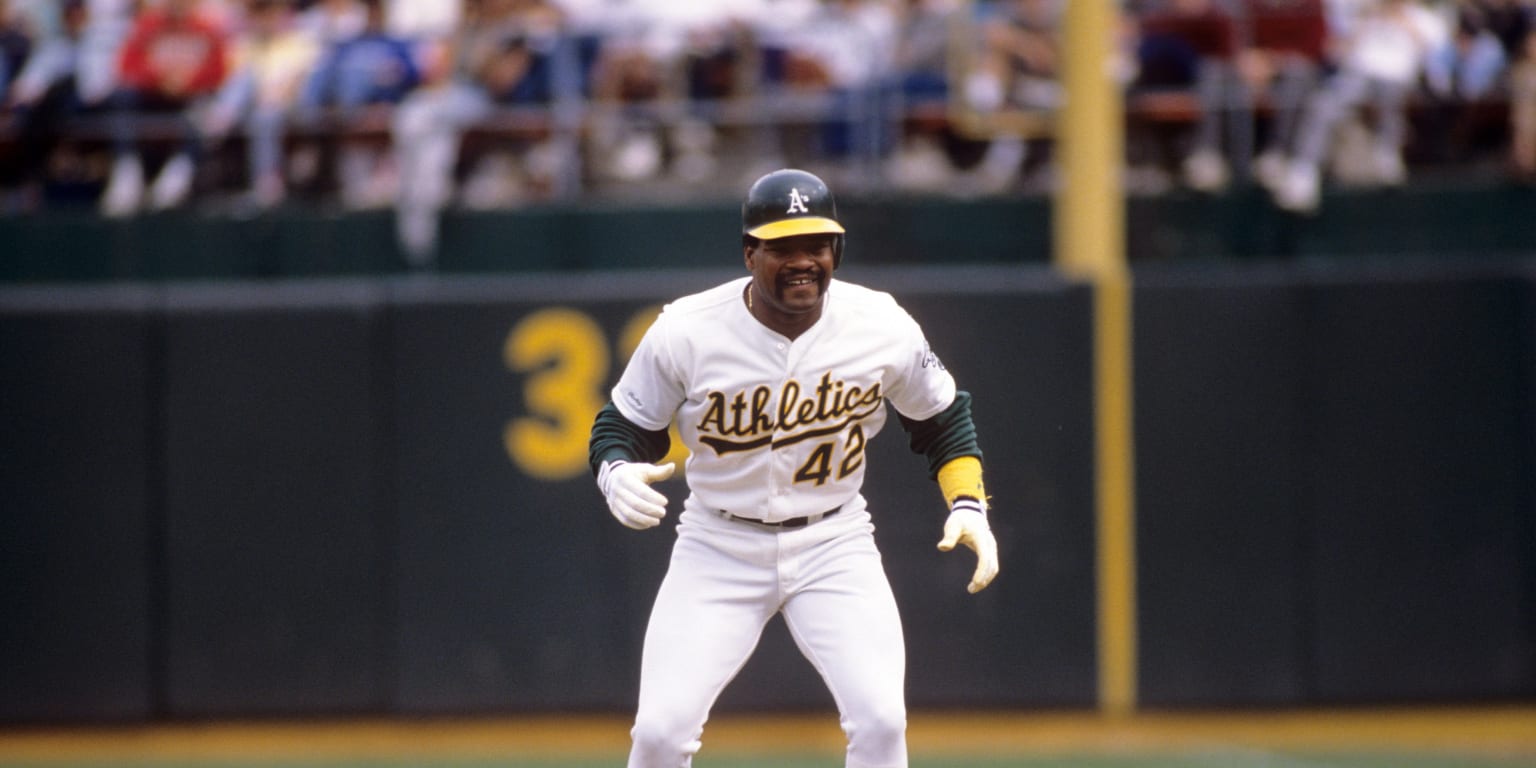 Hendu, Ellis lead class of A's legends inducted into club's Hall of Fame