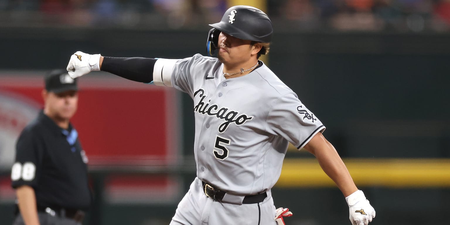 Murakami's 5-game HR streak makes all kinds of history