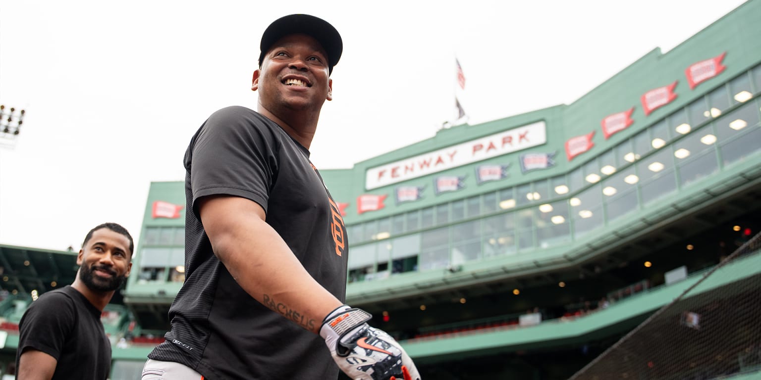 Devers 'very happy to be back' at Fenway with Giants