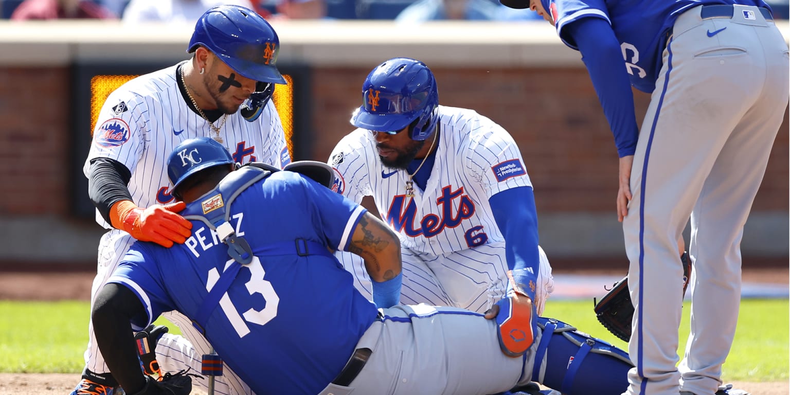 Salvador Perez exits game vs. Mets after collision at home plate