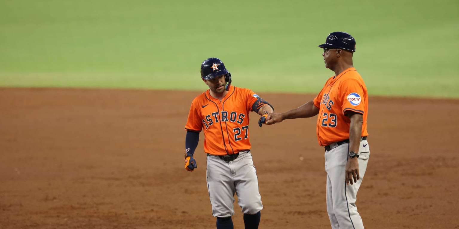 Altuve (right foot discomfort) exits in 3rd inning against Atlanta