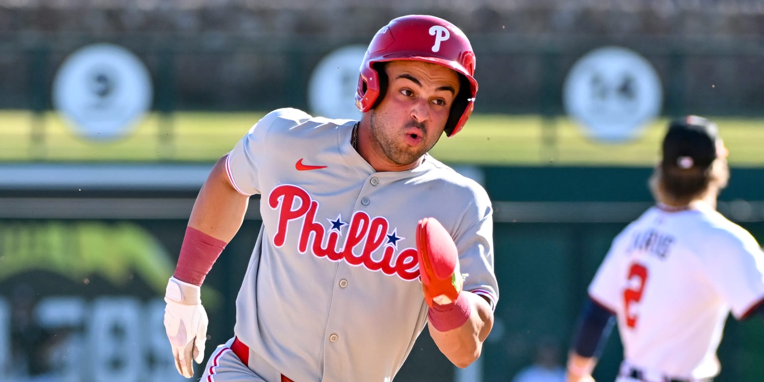 Dante Nori des Phillies enregistre un circuit à l’intérieur du parc lors de la Fall League
