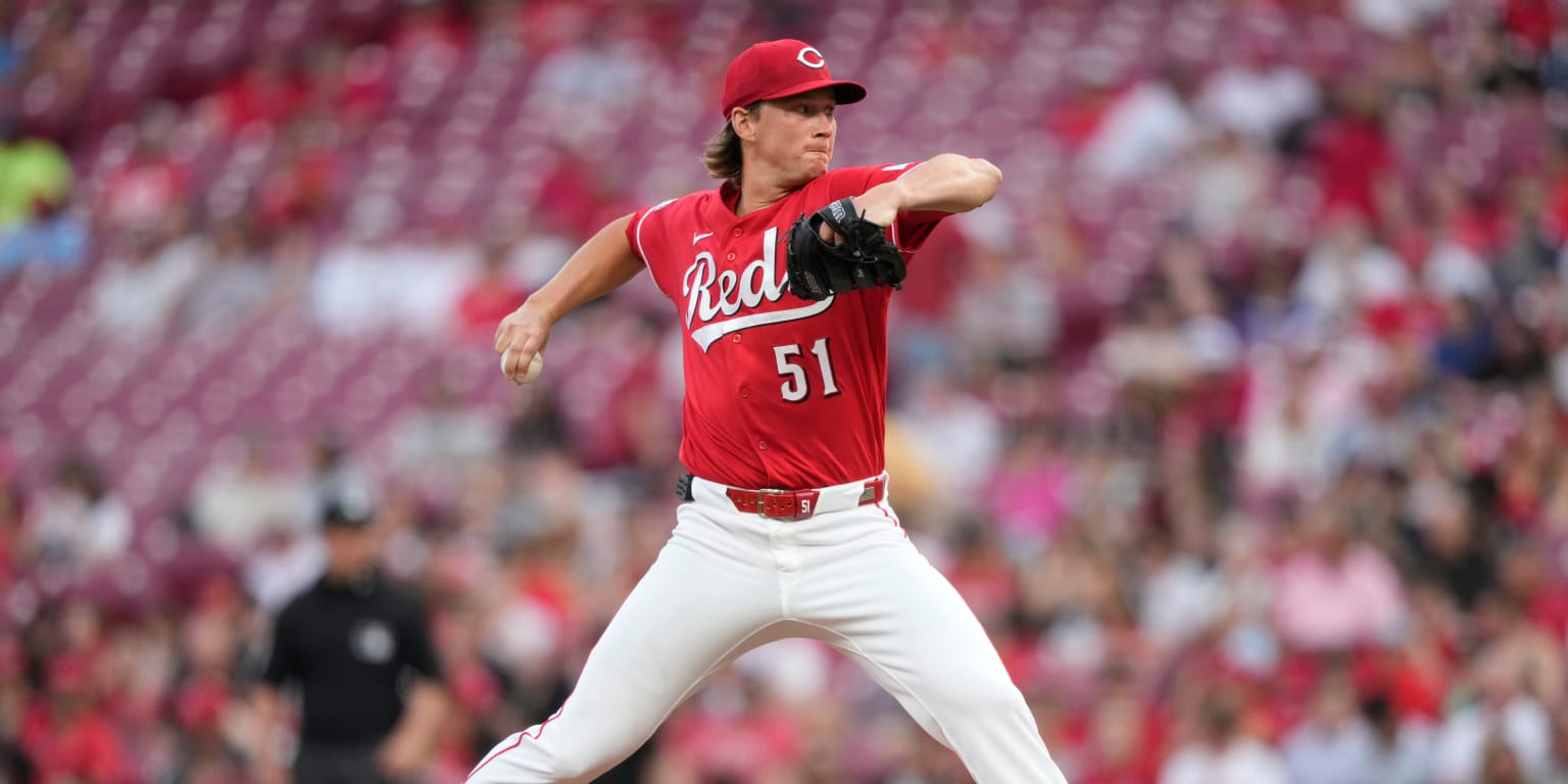 Reds hold true to '26 form with narrow three-hit win 