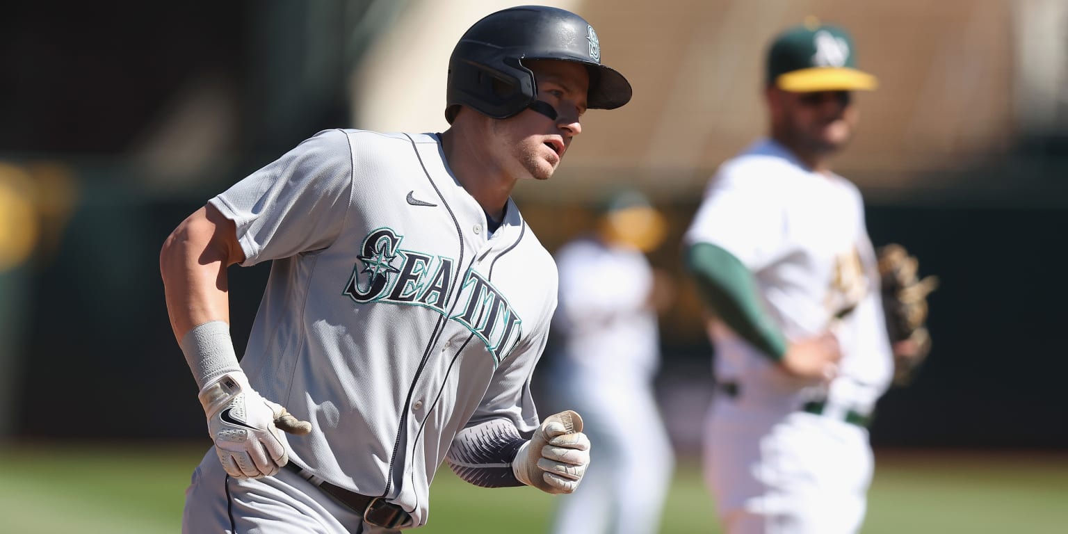 Mariners put up nine runs in finale win over A's