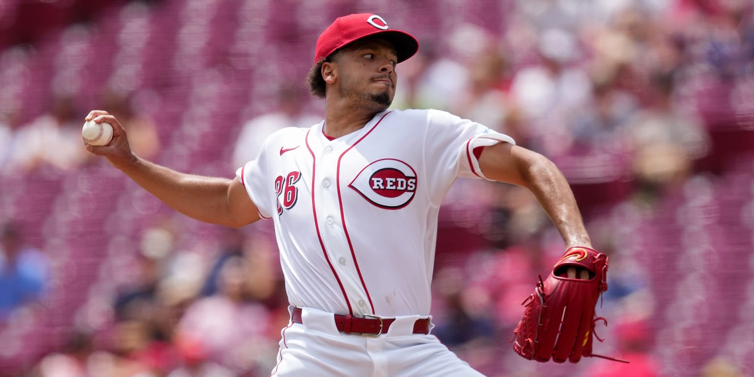 Burns goes for 12th straight winning decision with an eye on Reds history
