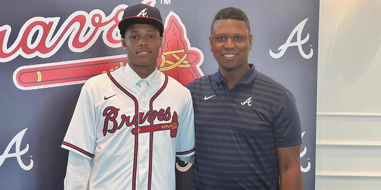 SS Manon headlines Braves' 2026 international signing class
