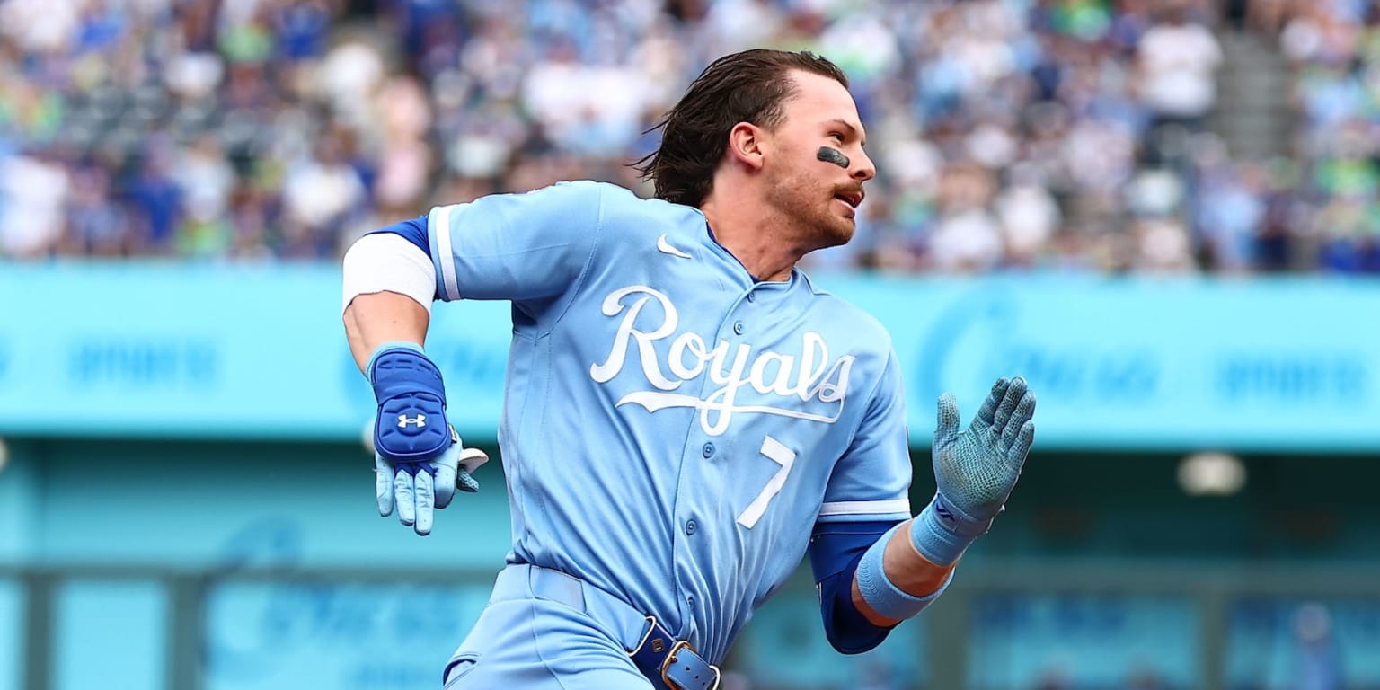 Witt blazes around bases in 14.13 seconds for inside-the-park homer