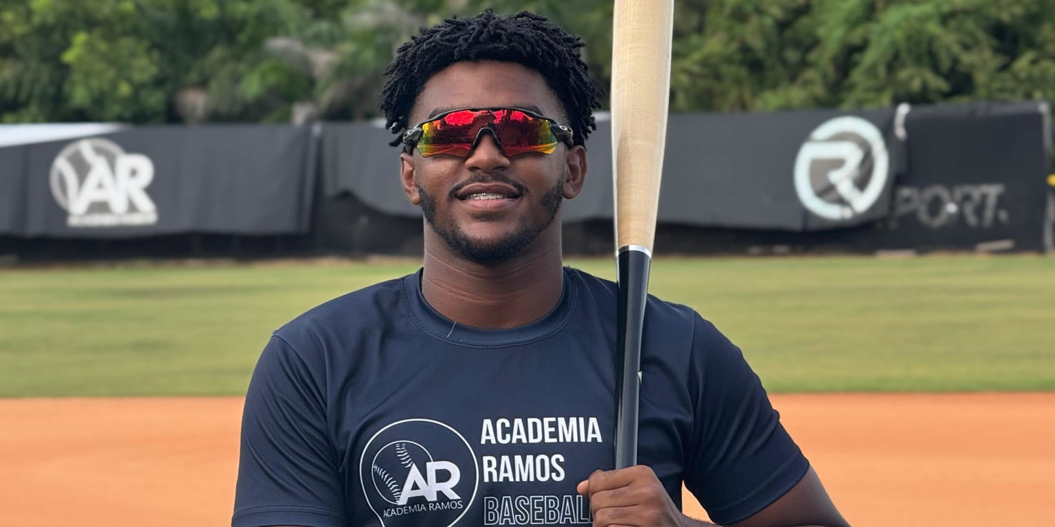 Well-rounded outfielder Mesa leads Toronto's int'l signing haul